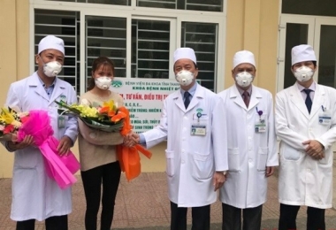 Bệnh nhân nhiễm virus corona đầu tiên xuất viện