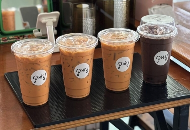 Đặt in ly nhựa giá sỉ cho quán trà sữa