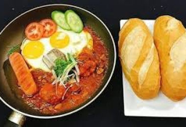 Hàng bánh mì chảo bị đồn "chảnh" nhất TP.HCM, hơn nửa thế kỷ vẫn giữ nguyên công thức "khô khốc" lạ kỳ