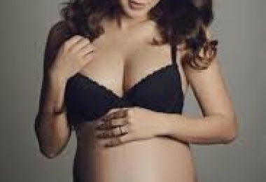 CHÔNG BẢO NGOẠI TÌNH VÌ ' LO CHO TÔI ĐANG MANG BẦU' 