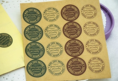 Giá in decal giấy cạnh tranh, thiết kế miễn phí 