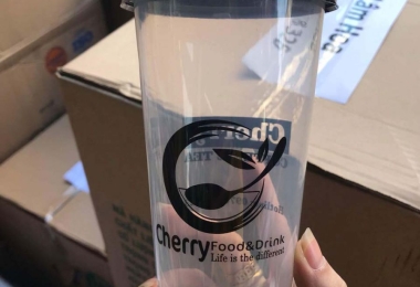 Chọn đơn vị in ly nhựa đẹp - Tạo sự khác biệt và thu hút khách hàng