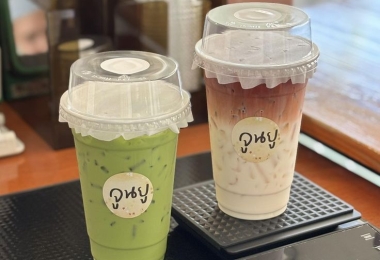 Nên chọn ly nhựa đáy bằng dung tích bao nhiêu cho trà sữa?