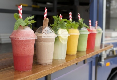 Ly nhựa trong suốt nắp cầu giá rẻ tại HCM