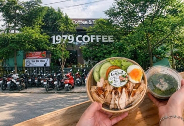 Quán cà phê hút 10 triệu lượt xem sau khi thông báo đóng cửa vừa bất ngờ tái xuất bán cơm