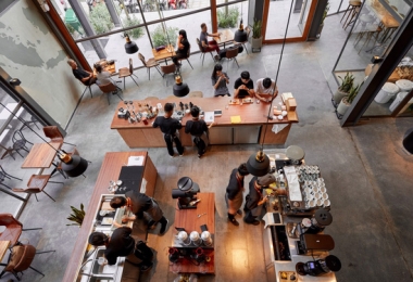 Sau 5 năm cố thủ 'không chơi' với nền tảng thứ 3, cuối cùng The Coffee House đã xuất hiện trên một a