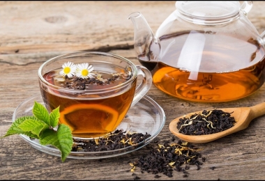 Tìm hiểu lợi ích từ hồng trà và lục trà mang lại cho sức khỏe