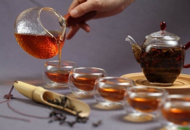 Uống trà, vì sao có người uống vào mất ngủ, có người lại ngủ rất ngon? Đã đến lúc bạn phải thay đổi 