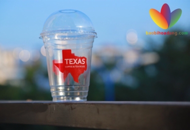 Tại sao nên đặt hàng trực tiếp từ xưởng ly nhựa thay vì qua trung gian?