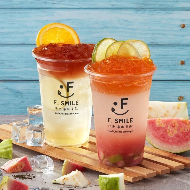 Logo ly nhựa theo mẫu