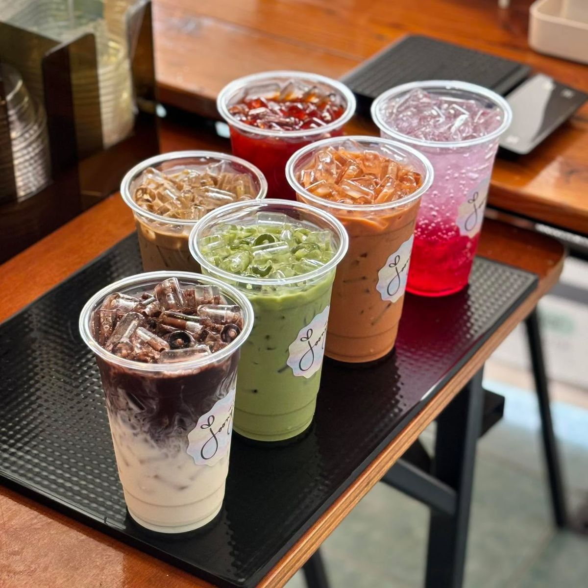 Ly nhựa nắp bằng