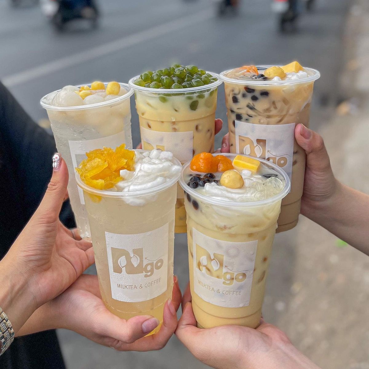 in ly nhựa theo mẫu