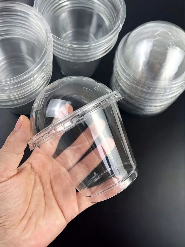 Ly nhựa dùng 1 lần