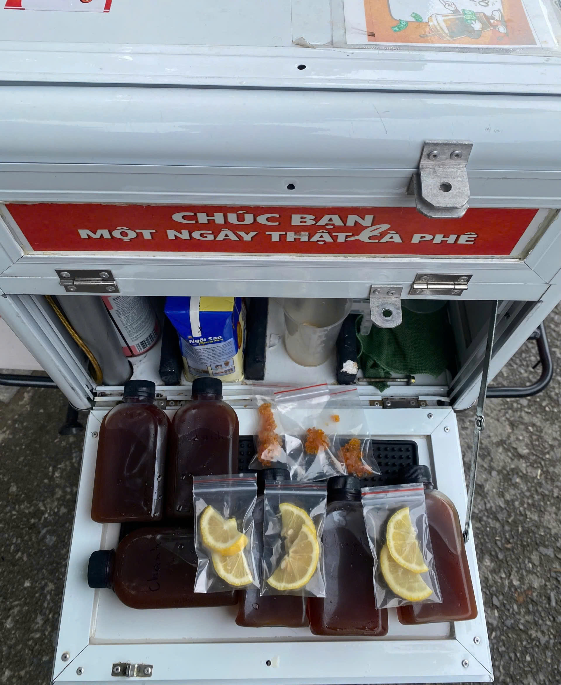 những ngày đầu bán cà phê dùng thử